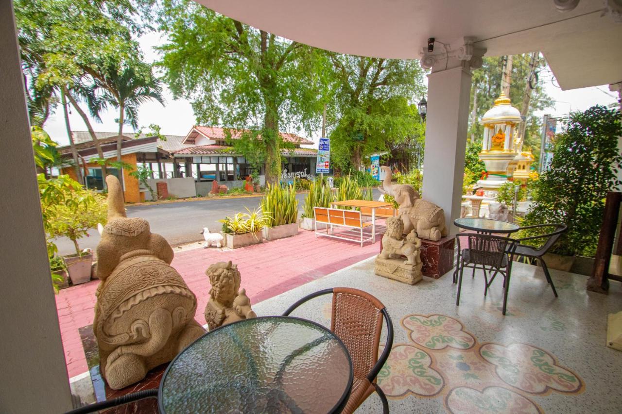 Anchalee Resort Bang Saphan Exterior photo
